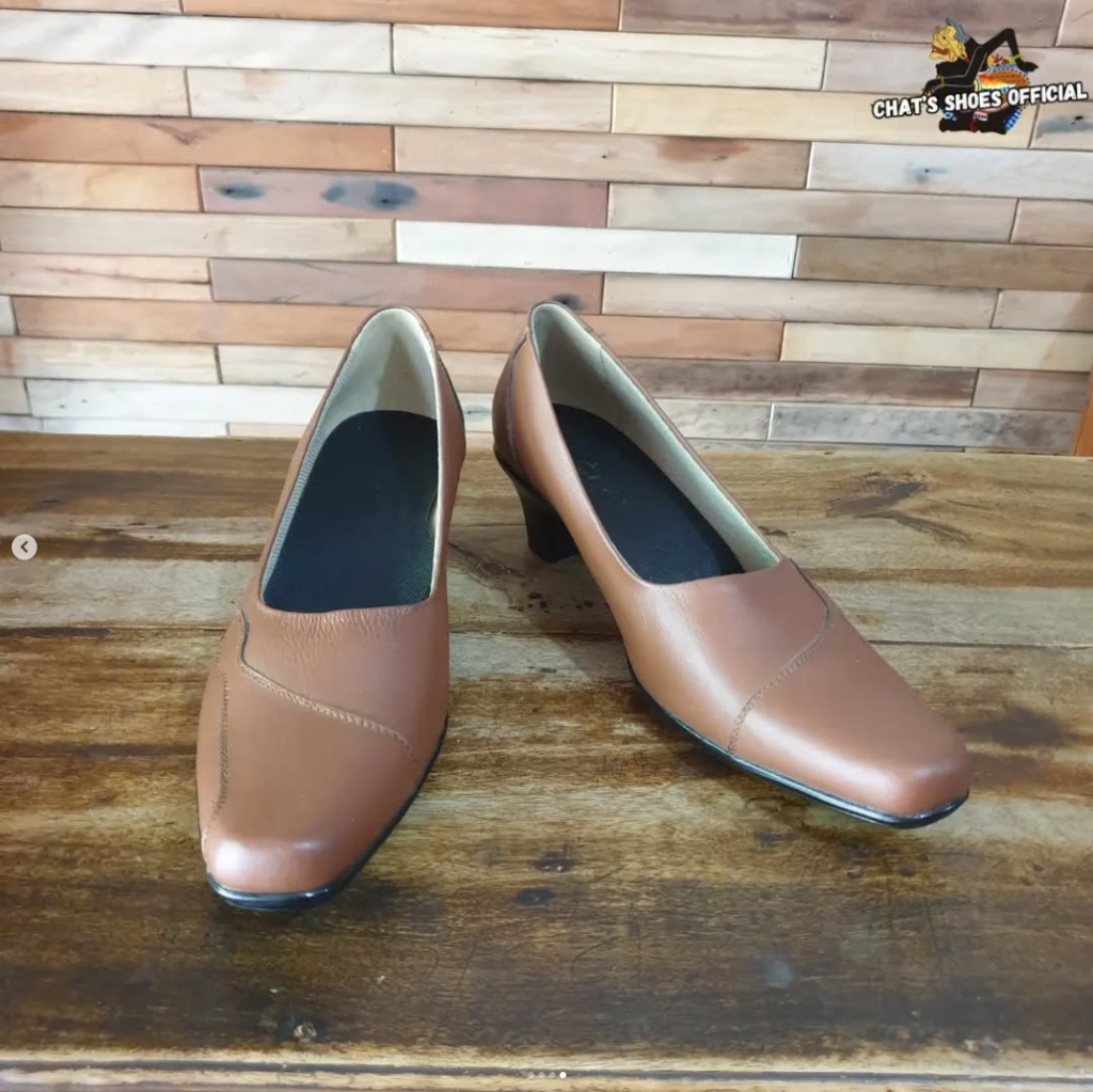 Sepatu Perawat/Bidan Kulit Asli - Chats Shoes Putih Slip On (Anti Licin & Empuk)